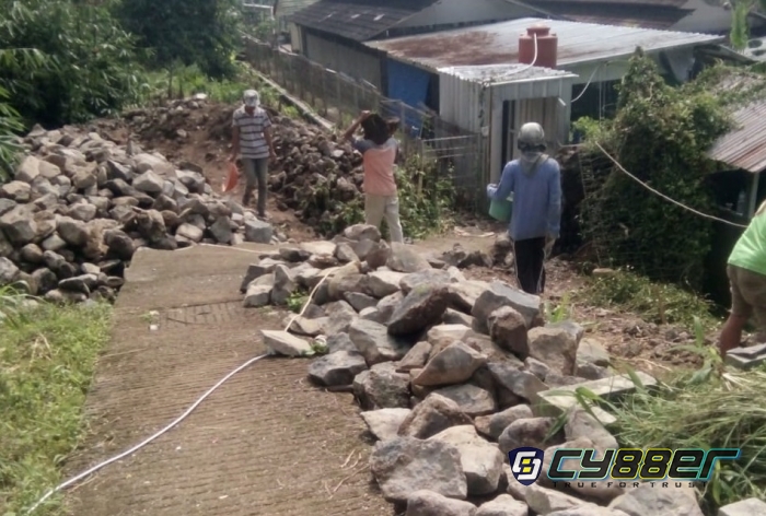 Klasik!!! Papan Proyek Tak Dipasang pada Pekerjaan Turap di Desa Tugu Jaya, Pelaksana: Belum Diambil dan Dipasang 