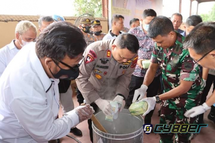 Sambut Kemerdekaan RI Ke 77 Forkopimda Labuhanbatu Raya Musnahkan Narkotika