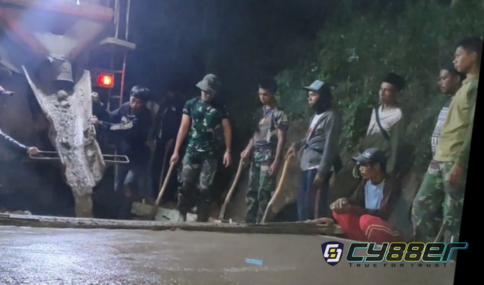 Dansatgas TMMD 114 Kodim 0608 Cianjur Kejar Target Pengerjaan Laksanakan Pengecoran Jalan  Dikebut Hingga Malam 