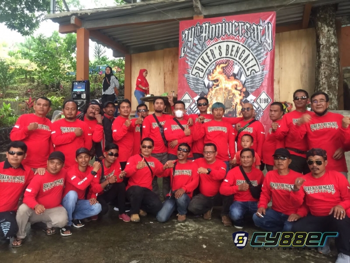 Aniversary Baiker