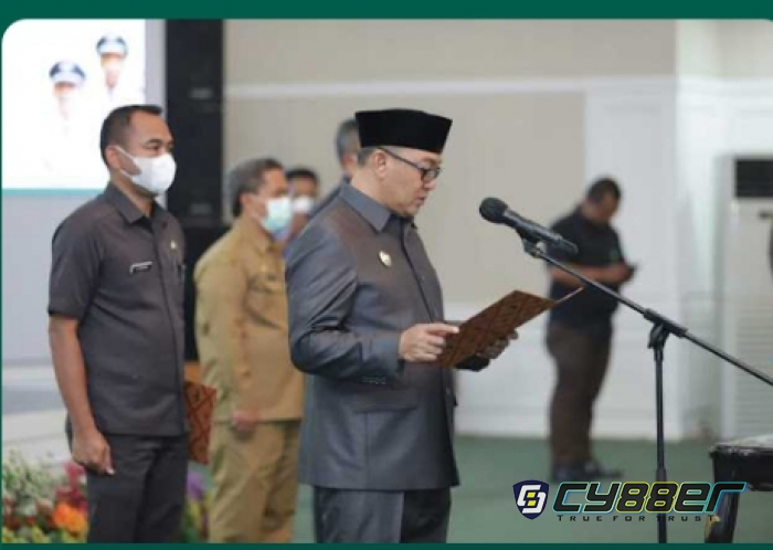 Plt Bupati Bogor Iwan Setiawan Lantik Dua Kepala Desa Terpilih