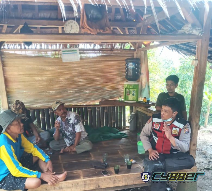 Polsek Cilograng Melaksanakan Program Commander Wish Kapolda Banten "Yuk Ngopi Wae"