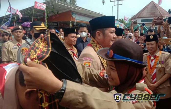 Gubernur Sumatera Selatan Menjadi Pembina Upacara Hari Pramuka ke - 61