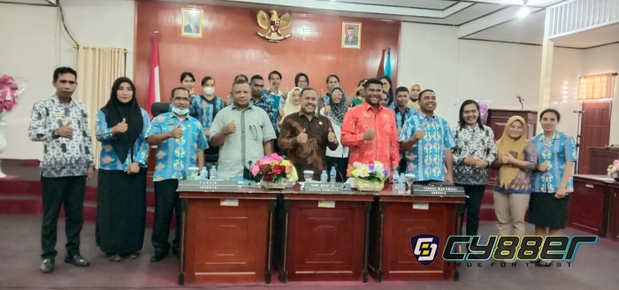Belum Terima Gaji Sampai Sekarang, Puluhan Guru PPPK di Raja Ampat Mengadu ke DPRK