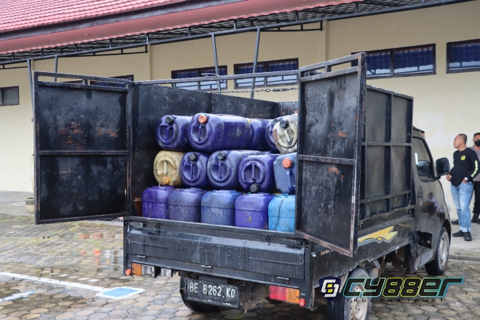 Nelayan Ditangkap Kedapatan Membawa 37 Jerigen Solar Subsidi