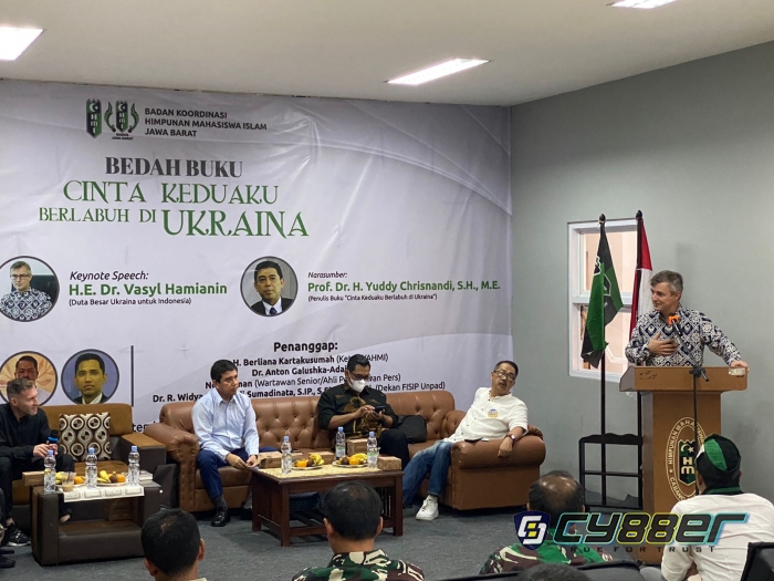 Badko HMI Jabar Bersama Duta Besar Ukraina Gelar Kegiatan Bedah Buku