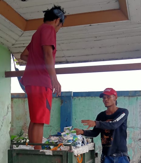 Kegiatan Masyarakat Karapiak Rancaekek ini Sangat Inovatif, Dengan Memanpaatkan Sampah Plastik Menjadi Cuan