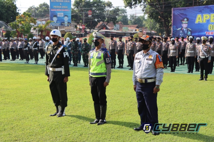 Polresta Cirebon Gelar Salat Gaib dan Doa Bersama untuk Korban Tragedi Stadion Kanjuruhan