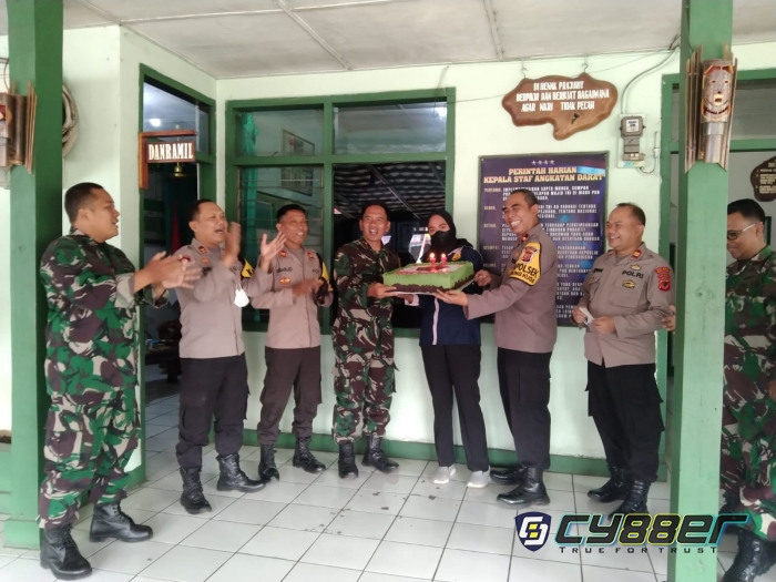 Peringati HUT TNI ke-77, Seluruh Kapolsek di Polres Sukabumi Datangi Koramil