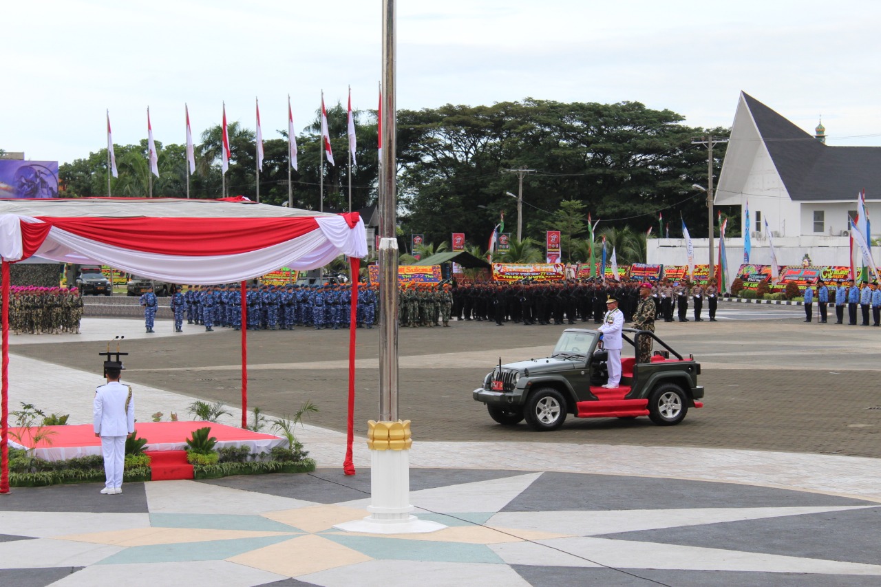 Upacara Peringatan HUT Ke-77 Tentara Nasional Indonesia, TNI Adalah Kita