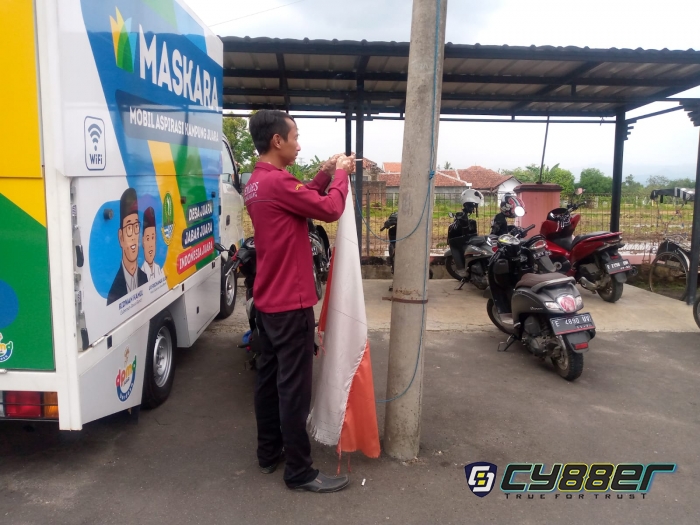 Dinilai Minim Nasionalisme, Sang Merah Putih Robek dan Kusam Berkibar di Desa Disoal Warga
