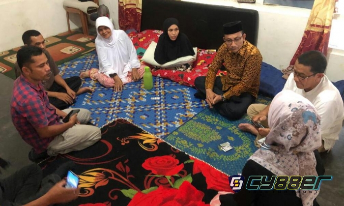 Haji Uma Jenguk Warga Penderita Epilepsi Menahun, Keluarga Keluhkan Masalah Obat