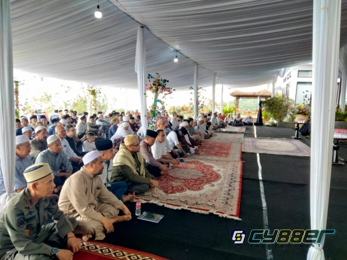 Ratusan Masyarakat Hadiri Peringatan Maulid Nabi di Deheng Hills Village
