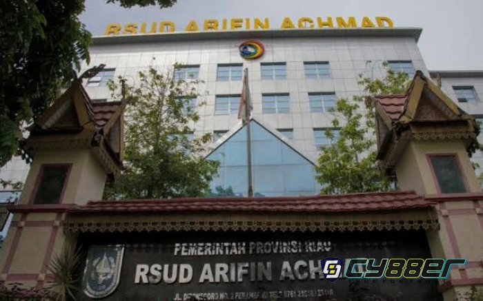 Skak Mat! Pelayanan Buruk, Pengamat Minta Dirut dan Pejabat RSUD Arifin Ahmad Dicopot 