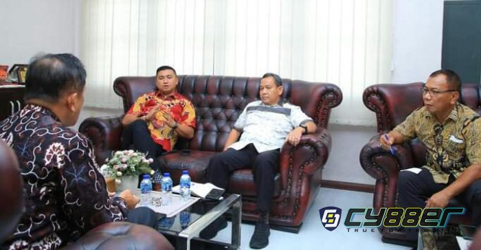 Jebolnya Tanggul Desa Sialang Taji, Bupati Labura Akan Segera Secepatnya Perbaikan 