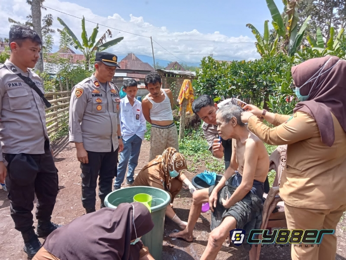 Kepala UPT Puskesmas Muara Pinang Berikan Layanan Kesehatan ke ODGJ dan Lansia