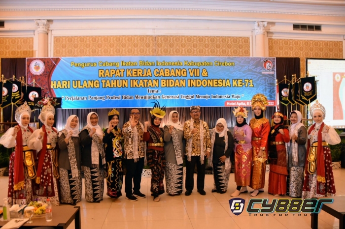 Bupati Ajak Para Bidan di Cirebon Ikut Atasi Stunting