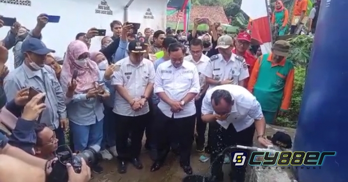 Walikota Cilegon Resmikan Sarana Air Bersih di Link.Watu Lawang RT.01/09 Kelurahan Gerem