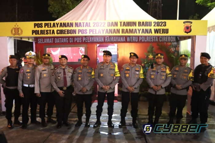 Kapolresta Cirebon Dampingi Kakorsabhara Baharkam Polri Pantau Posyan Weru Operasi Lilin Lodaya 2022