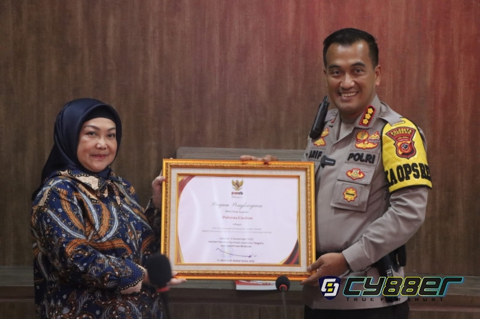 Polresta Cirebon Terima Penghargaan Inovasi Pelayanan Publik Terpilih 2022 dari Kementerian PANRB
