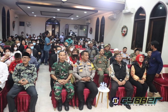 Tinjau Pelaksanaan Natal, Kabupaten Cirebon Berlangsung Aman dan Kondusif