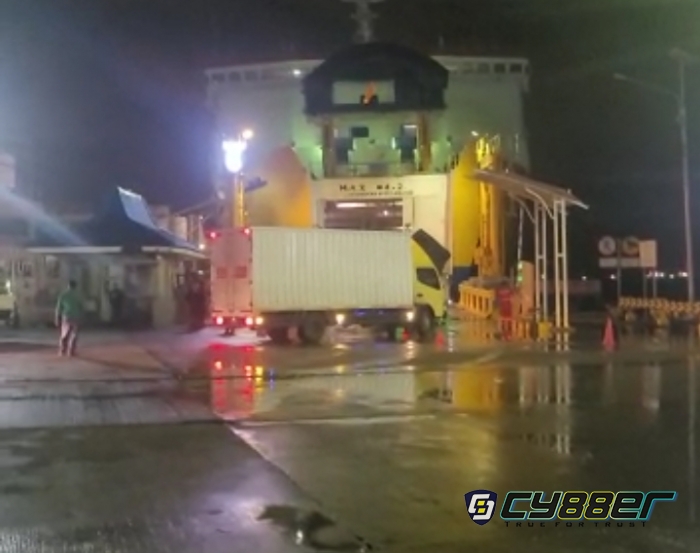 Pelabuhan Merak Dibuka Kembali