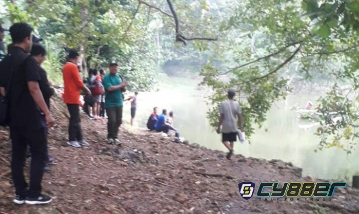 Bupati Gunung kidul Berolahraga Renang Di Tlogo Towet