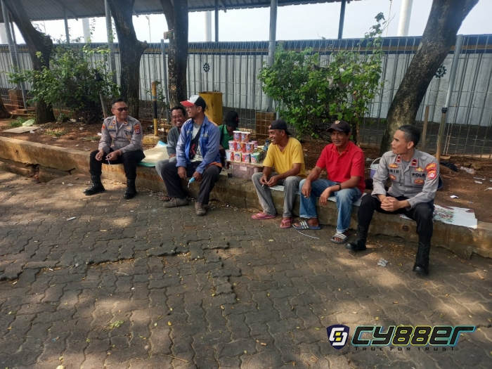 Polsek KSKP Merak, Jumat Curhat Bersama Tukang Ojek dan Supitr Travel