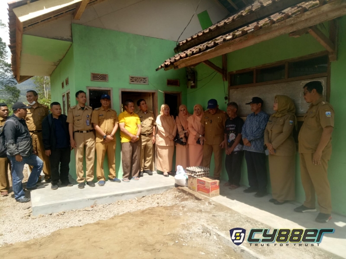 Dinas Pertanian Kabupaten Garut Monitoring dan Pendampingan Pebangunan Rutilahu Di Kecamatan Cikajang