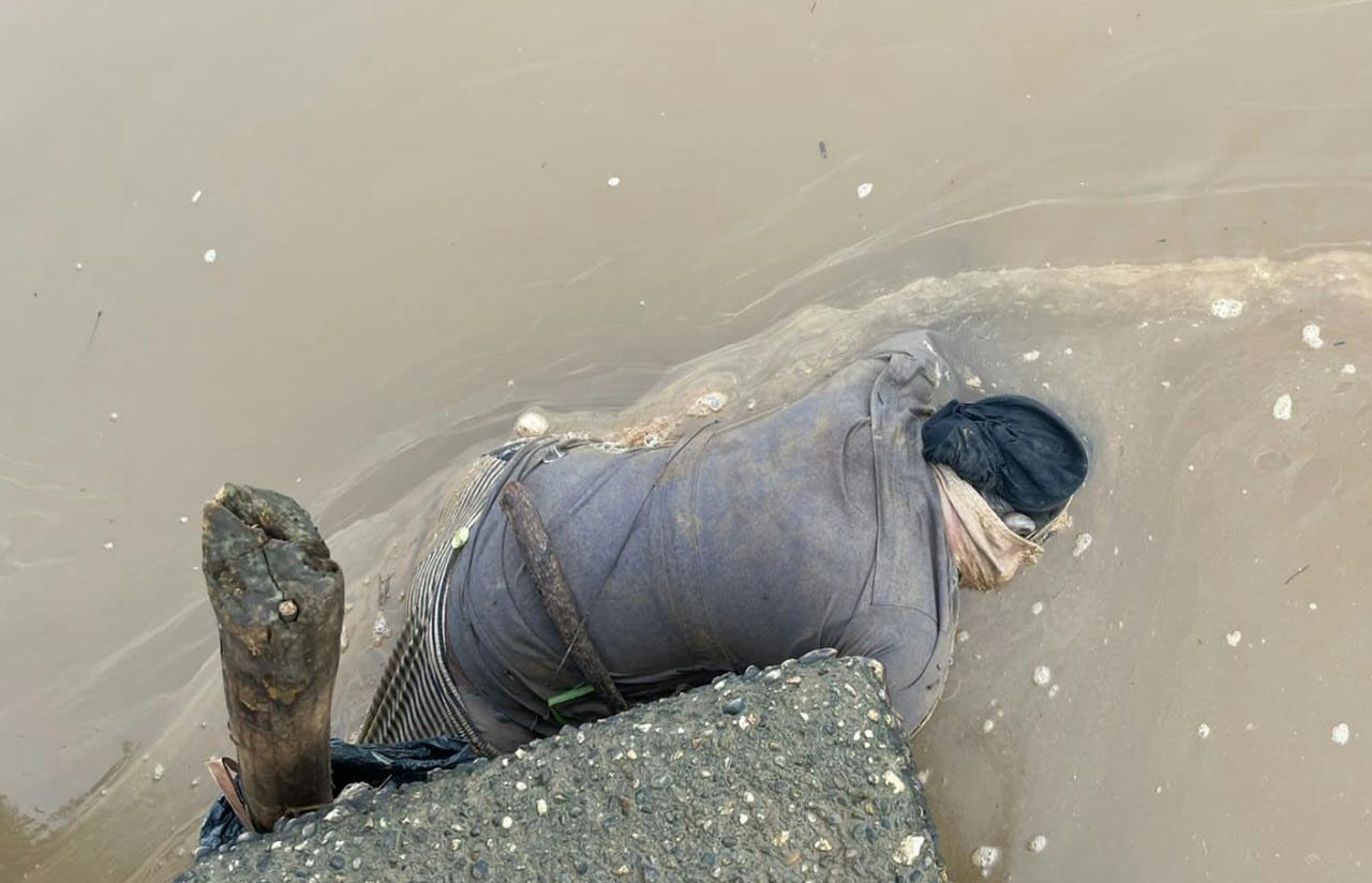 Masyarakat Dihebohkan Dengan Penemuan Sosok Mayat Mengapung di Aliran Sungai Indragiri