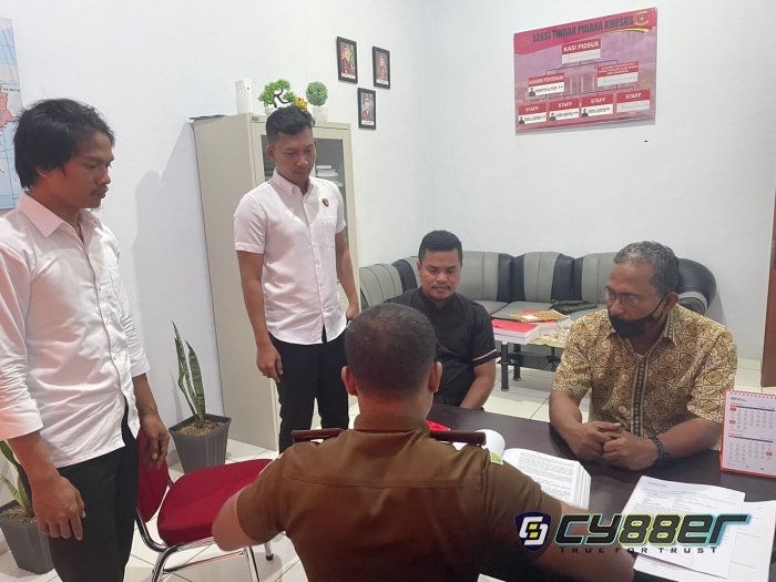 Polres SBB Serahkan Tersangka Ketiga, Perkara Korupsi Pengadaan Peralatan Perekaman e-KTP