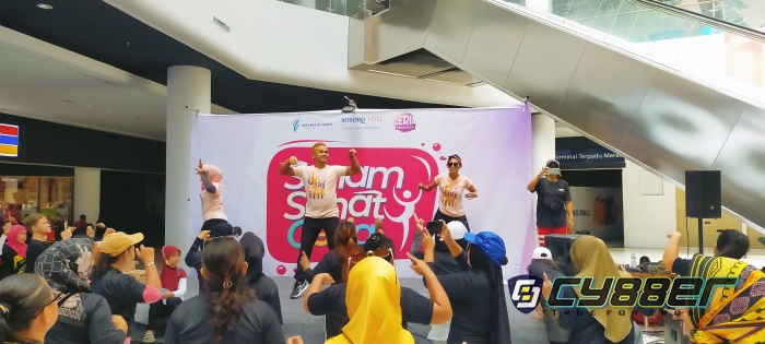 Senam Sehat Ceria Ramaikan Mall Sosoro 