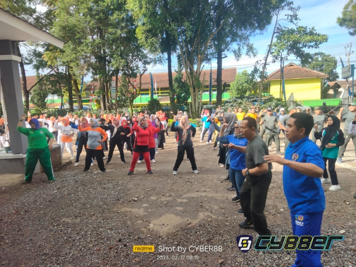 Bugar Aerobic Bersama Forkopimcam Cikajang Di Hari Jadi Garut.