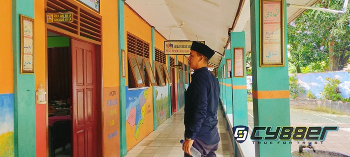Siswa Otomatis Liburkan diri Jika Hujan,  Erick Rebiin Geleng Kepala