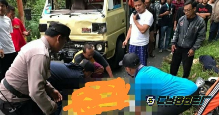 Lakalantas  Motor vs Truk 1 Orang Tewas 