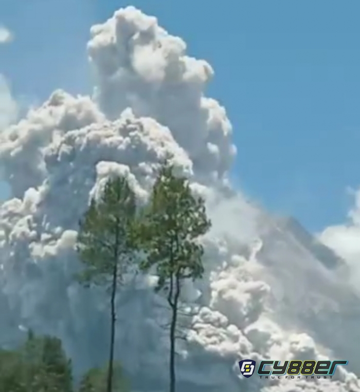 Gunung Merapi Kembali Erupsi, Potensi Bahaya 7 Kilometer