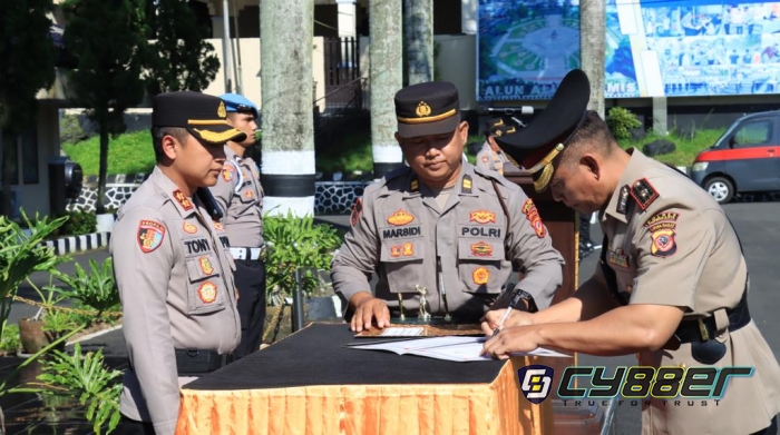 Polres Ciamis Gelar Sertijab Kapolsek Banjarsari dan Kabag Ren