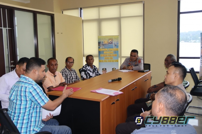 Jumat Curhat, Warga Waai Pertanyakan Laporan Kepolisian