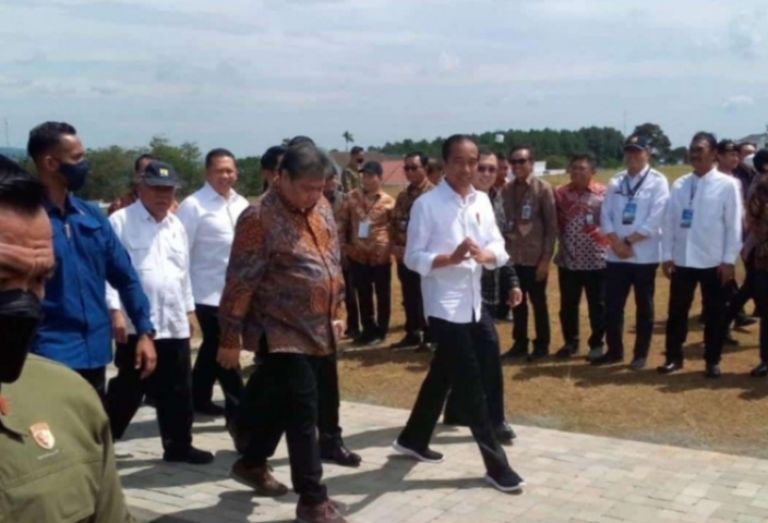 Presiden Jokowi Tinjau KEK Lido
