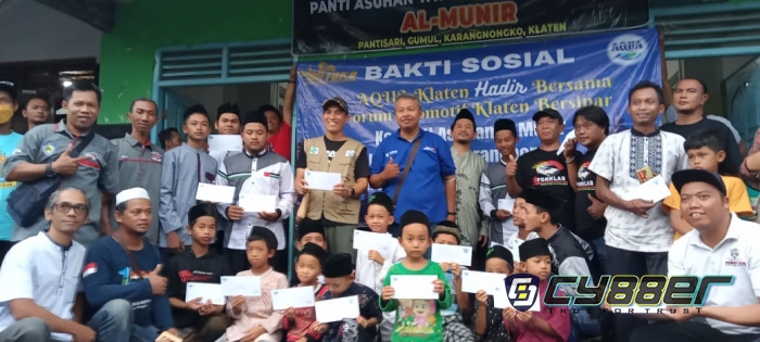 AQUA Hadir Bersama Forum Otomotif Klaten Bersinar Gelar Bhaksos Di Panti Asuhan Al Munir