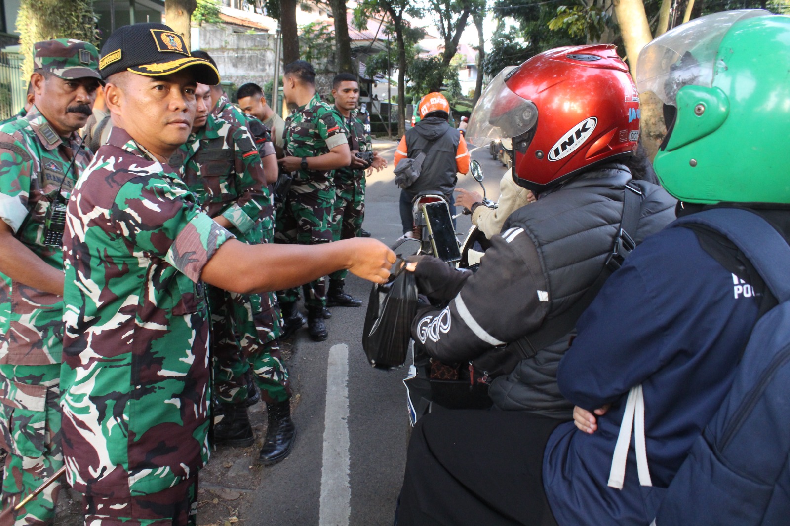 Pusdikku Ditkuad berbagi takjil