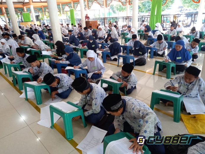 1.144 Santri BKPAKSI Cilegon Ikuti Ujian Tulis Utama Munaqosah Serentak