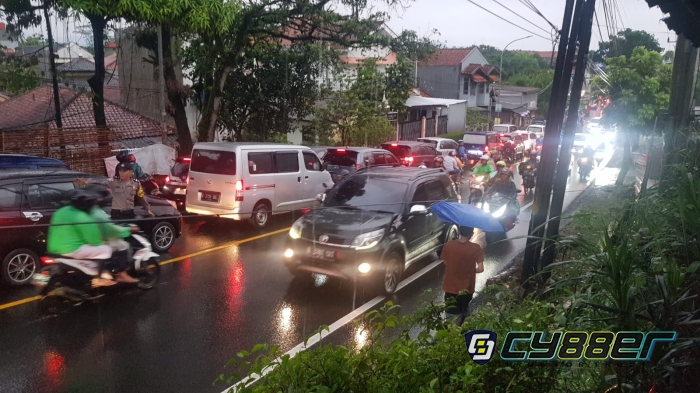 Kawasan Dramaga Bogor Alami Peningkatan Arus Kendaraan, Kepolisan Lakukan Penguraian Arus Kendaraan