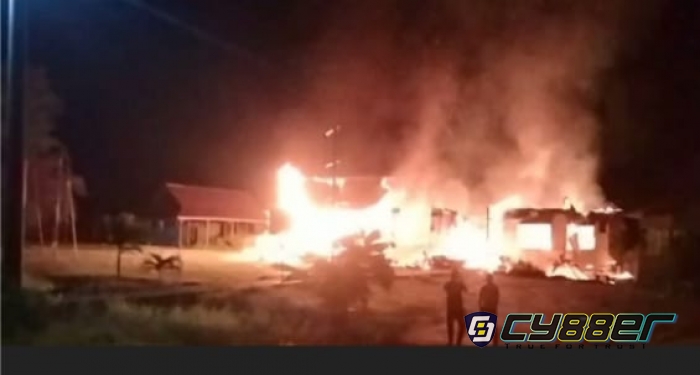 Diduga Akibat Gempa Mentawai, Kantor Pemdes Kuala Tolam Terbakar