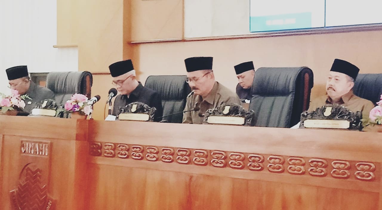 Sidang Paripurna DPRD Cimahi Bahas Penyampaian dan Penjelasan Bapemperda Raperda Prakarsa