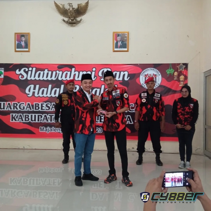 DR. H. Irfan Nur Alam SH. MH. Resmi Berseragam Pemuda Pancasila