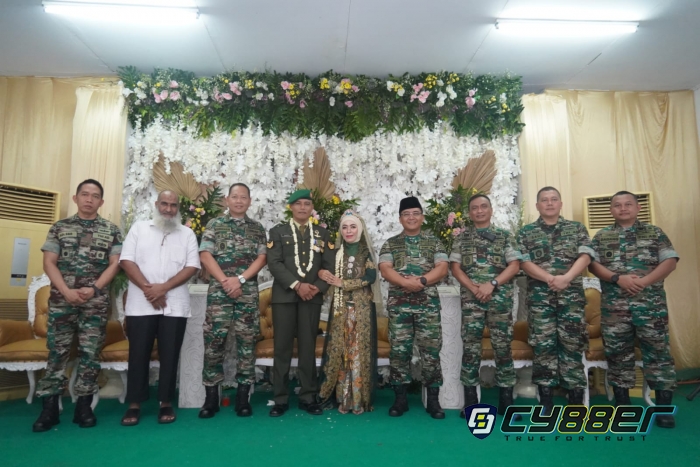 Bentuk Kepedulian dan Kedekatan, Danrem 064/MY Hadiri Resepsi Pernikahan Anggota