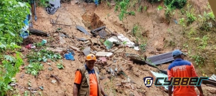 Cuaca Ekstrim Akibatkan Delapan Titik Longsor