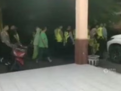 Waduh!!! Gegara PTSL, Bu Kades Digembok Warga di Balai Desa Selama 6 Jam