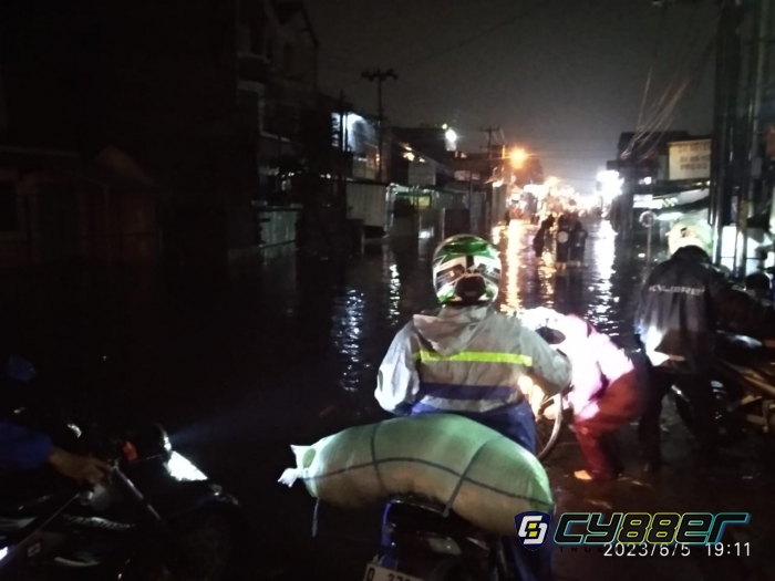 Banjir Sudah Menjadi Langganan Jalan Kopo Sayati Saat Hujan Deras, Ini Harapan Warga